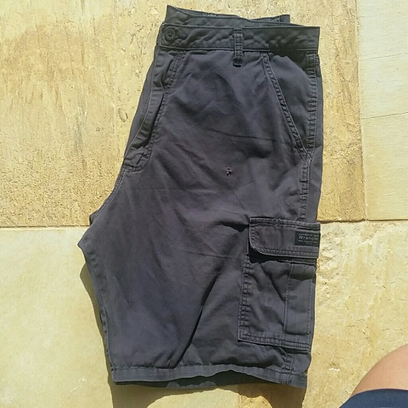 Wrangler Men's cargo shorts - Picture 2 of 5